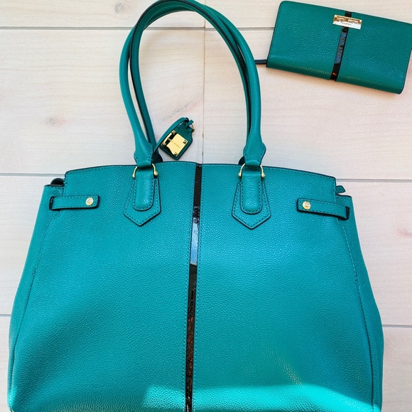 Sssssss - Picture 3 of 8